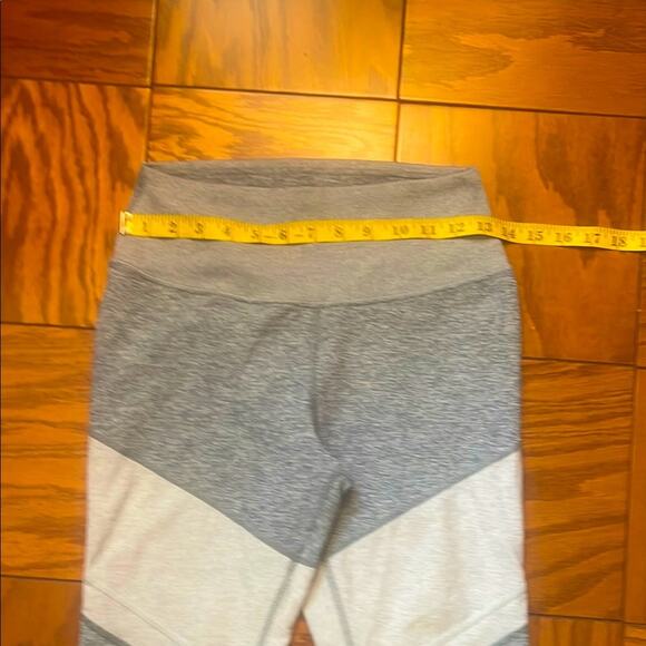 ALO Yoga size Large woman's yoga Leggings - Picture 4 of 9